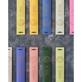 1号仓-日本香堂 草本与大地系列 天然精油 清澈通透 无添加染色 竹制线香 08白鼠尾草香 20根 NipponKodo 适合日常室内使用 赠礼送礼 精致包装