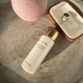 1号仓-真珠肌madama hada 添加真珠精华 深层滋润 持久保湿 珍珠化妆水 150ml＋珍珠乳液 120ml 促进美容液吸收 肌底调理 提升肌肤光泽 维持水油平衡 清爽不黏腻 温和配方【寒冷地区慎拍，易冻结】