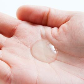 1号仓-贝亲 滋润保湿预防皮肤干燥 婴儿桃子水 预防痱子皮肤干燥 桃子香味 200ml Pigeon 低刺激无添加