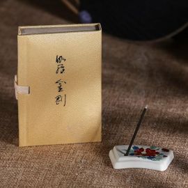 1号仓-日本香堂 短香木礼盒系列 珍稀之选 多重香料 温和不刺鼻 伽罗 线香礼盒  附陶瓷香插 NipponKodo 沉静舒缓 桐木收纳礼盒设计