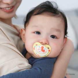 1号仓-贝亲FunFriends 有助牙齿发育 米奇图案安抚奶嘴0~3个月用 S号 1个 Pigeon 舒适吸允安抚入睡【颜色随机发送】